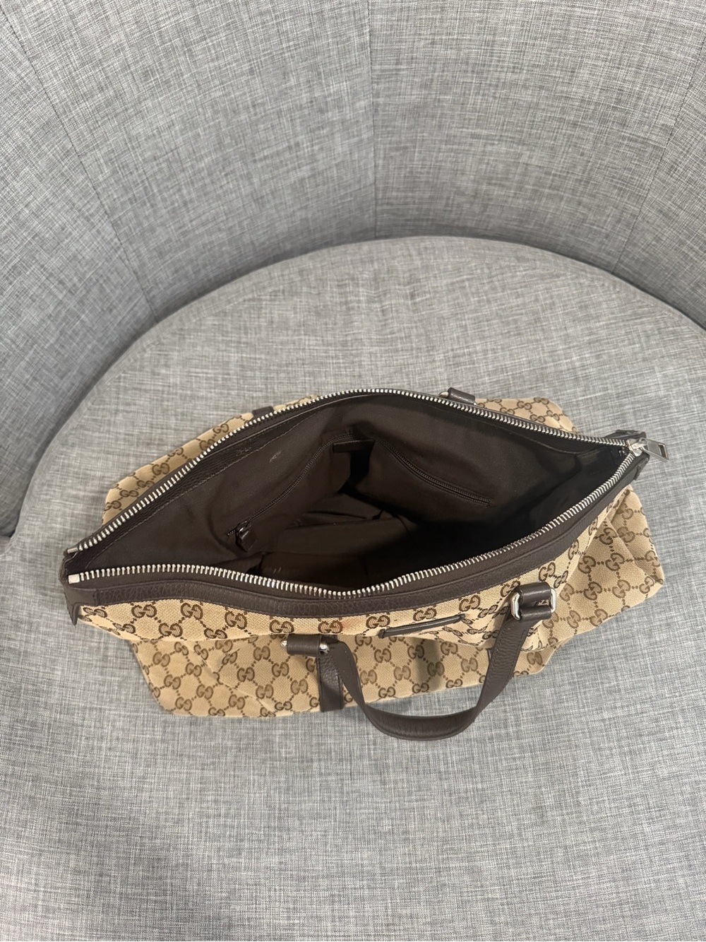 Gucci Brown GG Supreme Canvas Duffel Bag - Picture 4 of 11